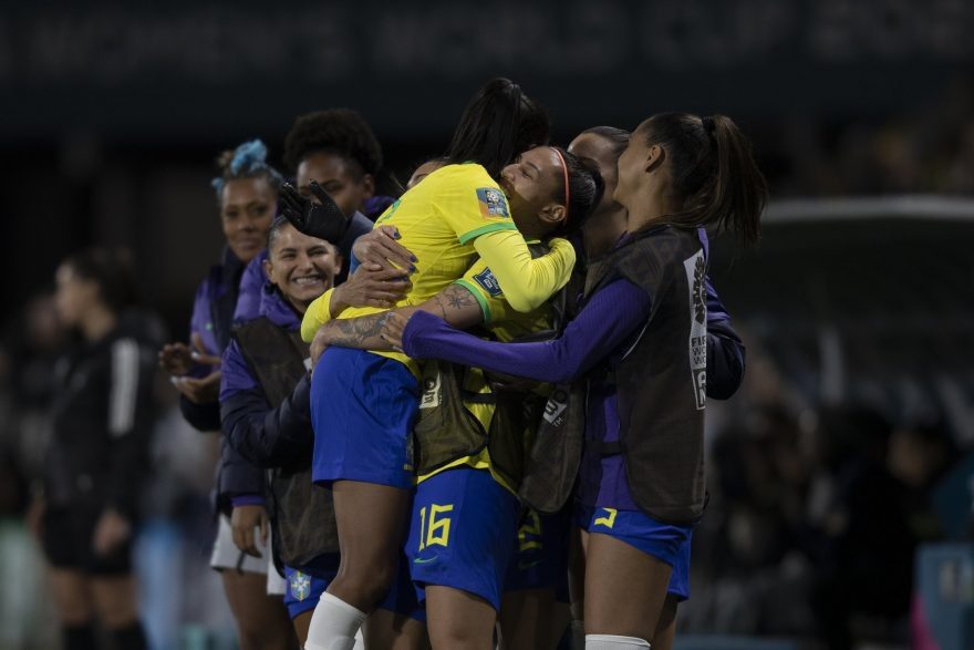 Seleção brasileira feminina inicia participação na Copa do Mundo com goleada