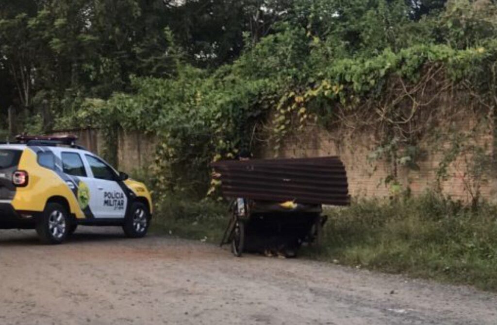 Corpo humano é achado em saco, num carrinho de reciclagem