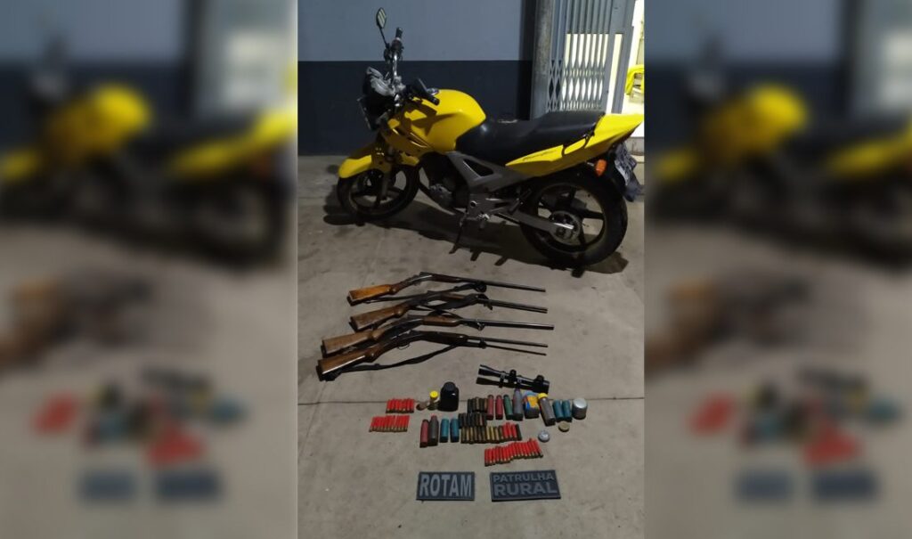 PM encontra armas sem registro e moto roubada na Vargem Grande, após denúncia recebida