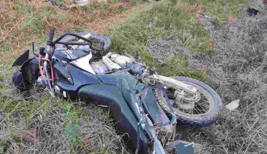 Motociclista morre em acidente com automóvel que invadiu sua faixa na BR-153