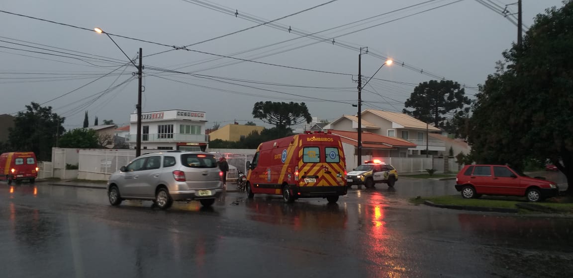 Acidente na Avenida Ozy Mendonça de Lima deixa motociclista ferido