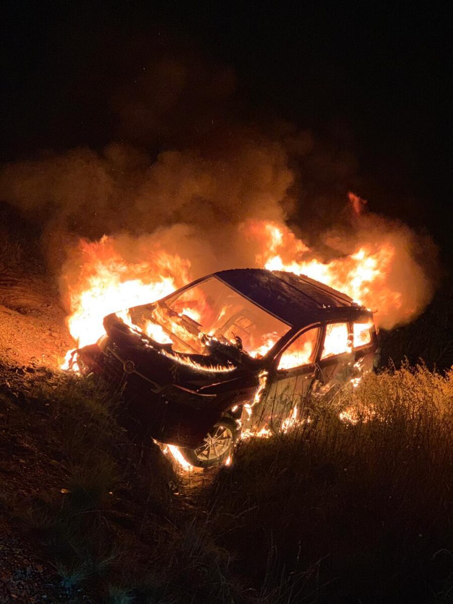 Veículo pega fogo em Antonio Olinto e é abandonado por condutor