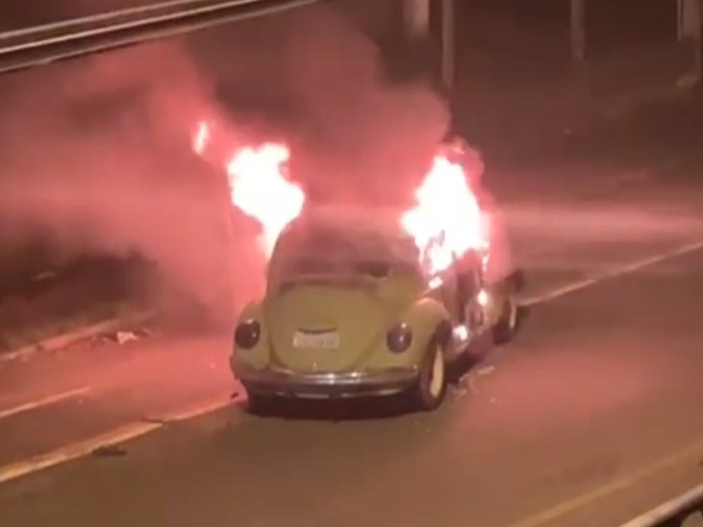 VÍDEO: imagens flagram momento exato de explosão de um Fusca em União da Vitória