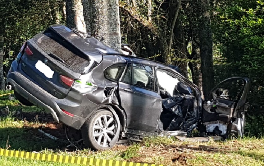 Empresário de São Mateus do Sul morre após BMW sair da pista e bater em árvore na BR-476