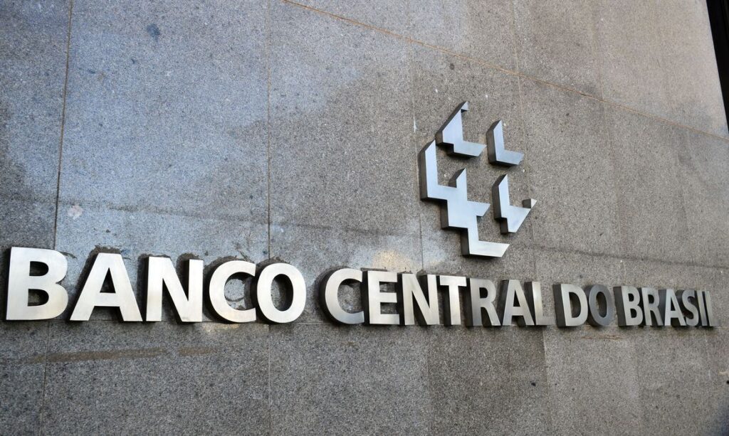 Mercado financeiro reduz projeção da inflação de 5,79% para 5,76%