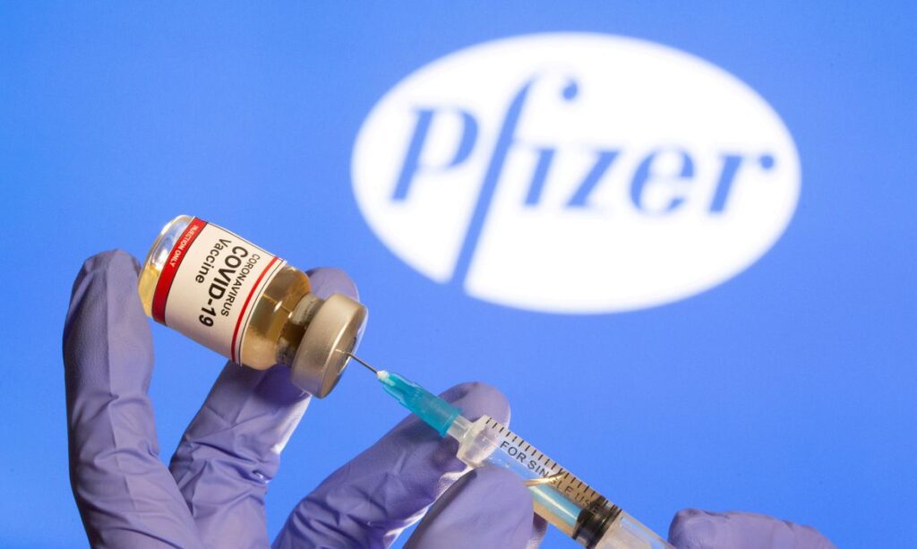 Agência Europeia: cada frasco de vacina da Pfizer dá para seis doses