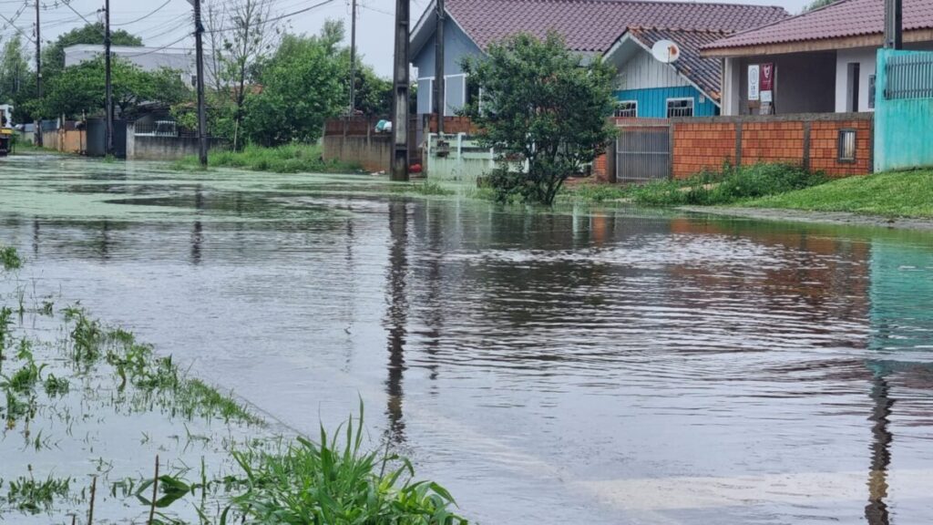 Rio Iguaçu em São Mateus do Sul volta a subir e gera preocupação