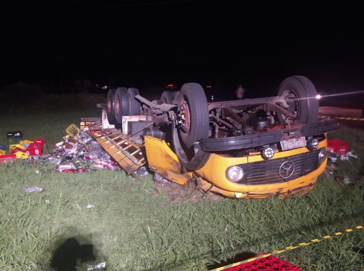 Tombamento de caminhão na BR-476 faz uma vítima fatal em São Mateus do Sul