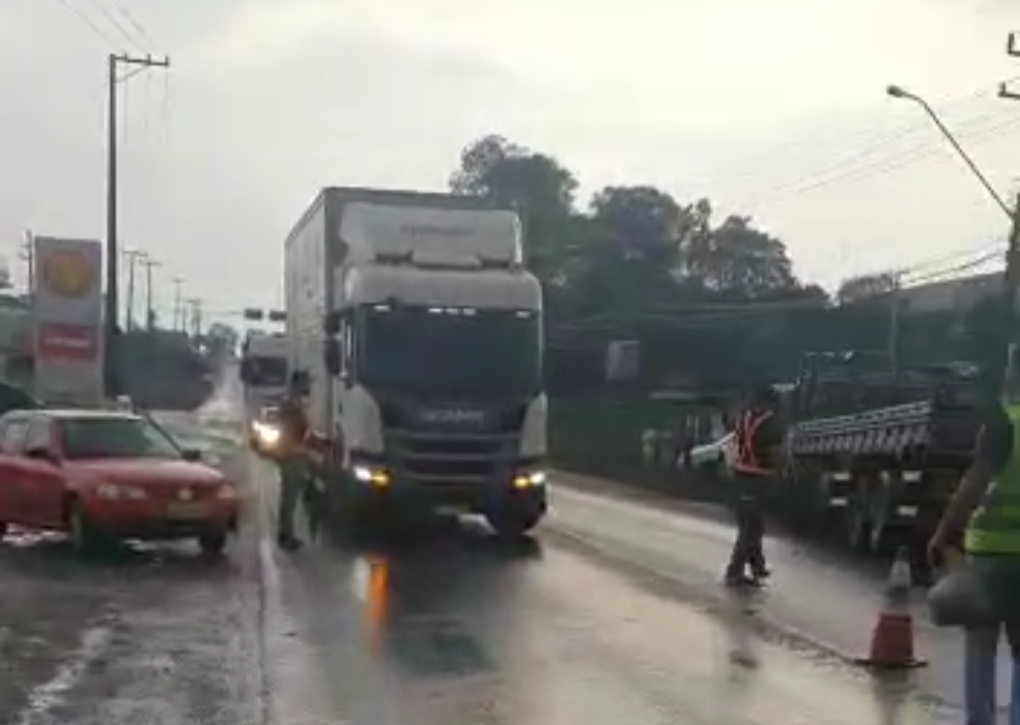 Em audio, Bolsonaro pede para caminhoneiros liberarem estradas