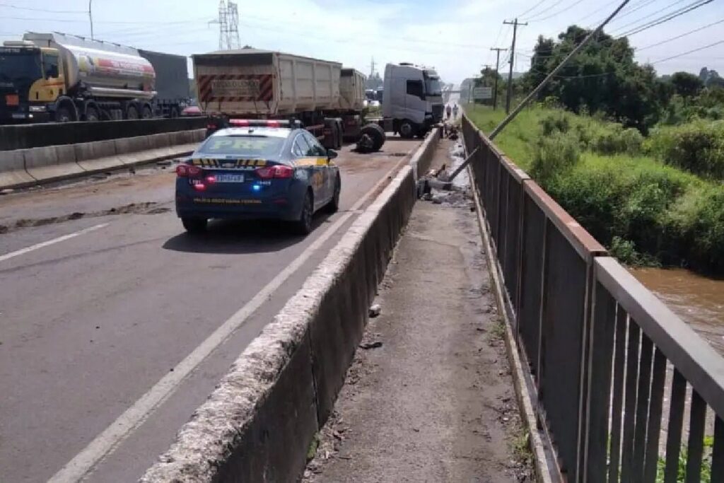 Ciclista se joga em rio para escapar da morte em acidente na Rodovia do Xisto