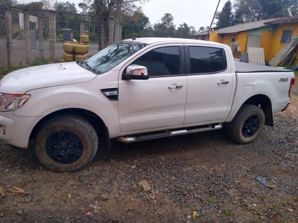 Veículo com placas AYL-6E70 é furtado enquanto estava em uma oficina em São Mateus do Sul