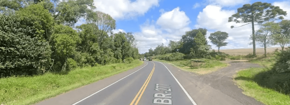 Motorista morre após bater contra van de funerária que transportava corpo do RJ para o Paraná