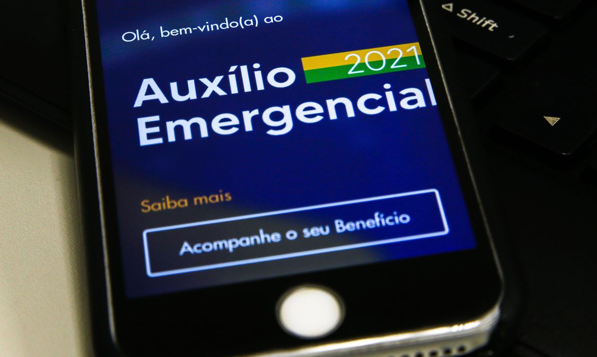 Caixa deve antecipar também a 4ª parcela do Auxílio Emergencial