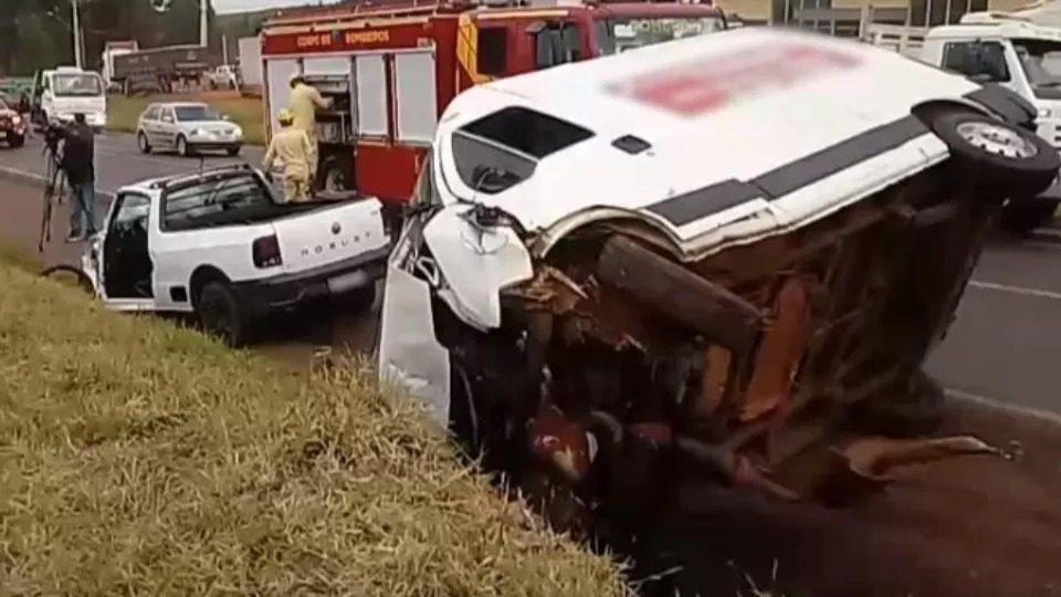 Gestante e 2 homens ficam feridos em acidente em rodovia do PR