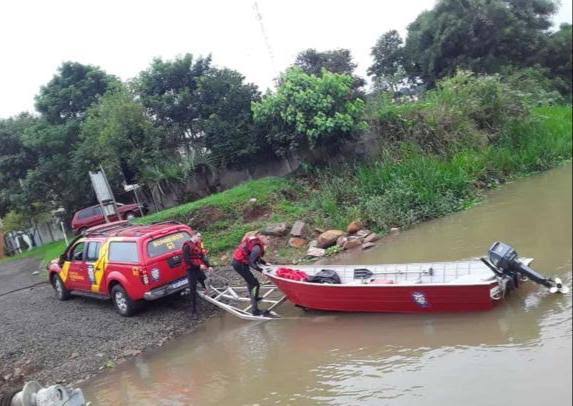 Bombeiros seguem com buscas no Rio Iguaçu para encontrar mulher desaparecida