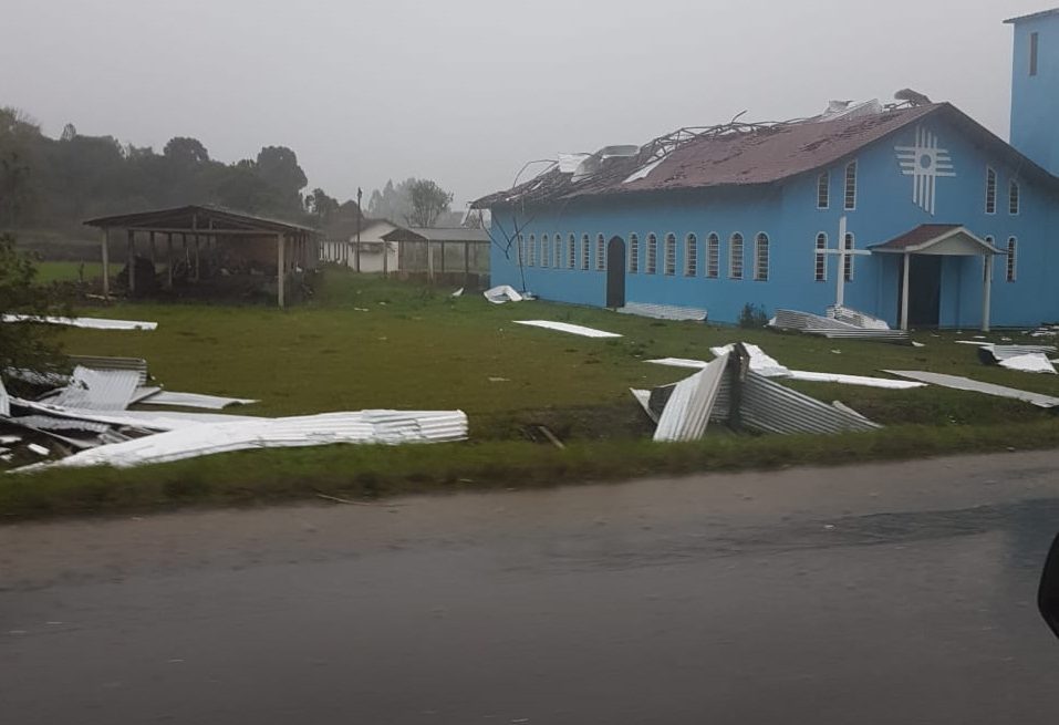 Temporal causa estragos na região