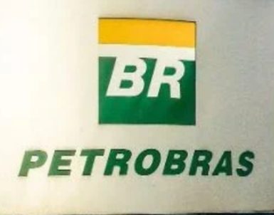 Petrobras reduz preço da gasolina em 15% a partir desta quarta