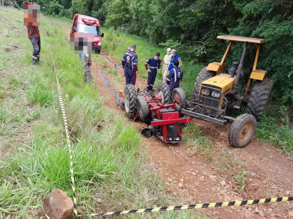 Homem morre em acidente com trator no interior de Irati