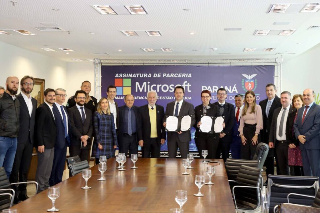 Acordo pioneiro abre acesso de escolas estaduais a softwares Microsoft