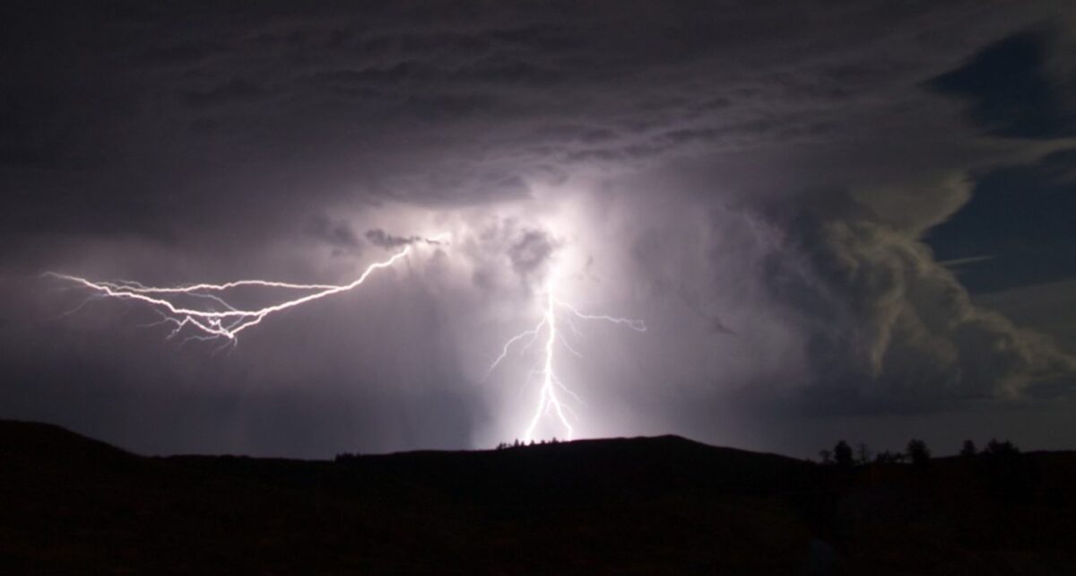 Paraná tem dois alertas de tempestades para terça (23)