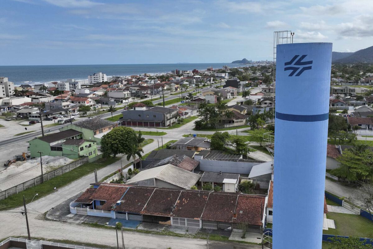 Consumo de água chega a 1 bilhão de litros nos primeiros dias da temporada no Litoral