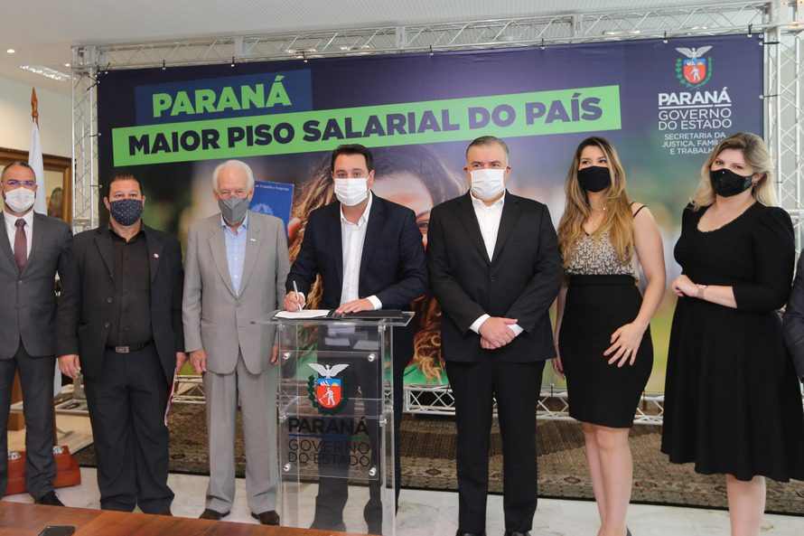 Governador ratifica novo salário mínimo regional do Paraná, o maior do País