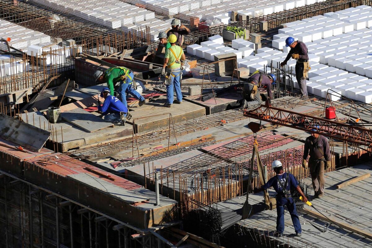 Paraná fecha o semestre com saldo positivo de 40.022 empregos formais