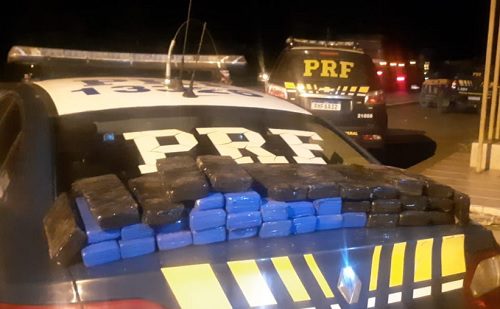 PRF apreende 28 quilos de maconha em abordagem à ônibus na BR-153