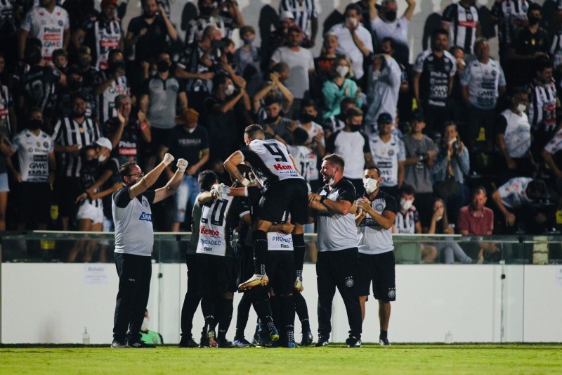 Operário de Ponta Grossa goleou o Cascavel e é líder do Campeonato Paranaense