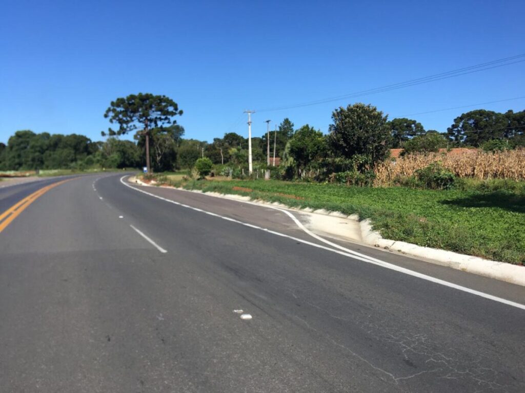 Tendo como objetivo melhorar a segurança dos alunos, deputado estadual Emerson Bacil solicitou adequação em parada de ônibus escolar na BR 476.