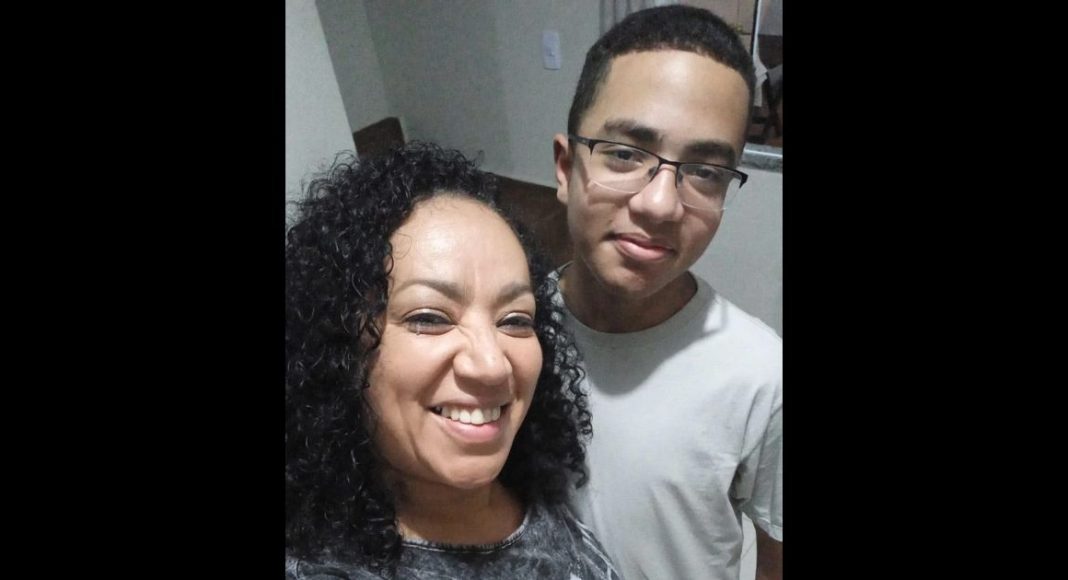 Adolescente de 12 anos salva mãe de ataque de pitbull em SC
