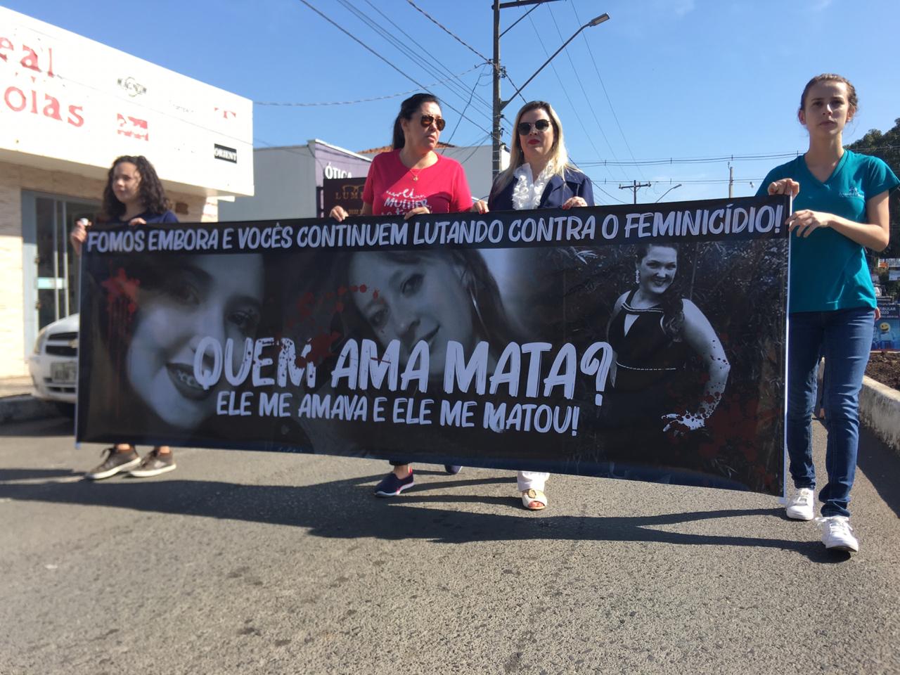 1ª passeata de combate ao feminicídio em São Mateus do Sul