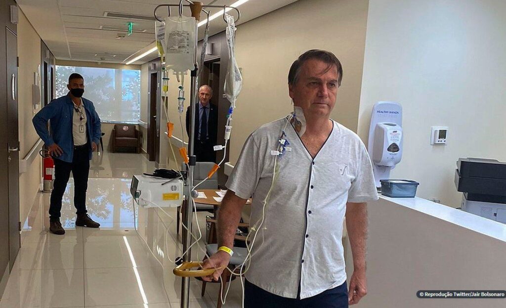 Bolsonaro recebe alta médica após 4 dias internado
