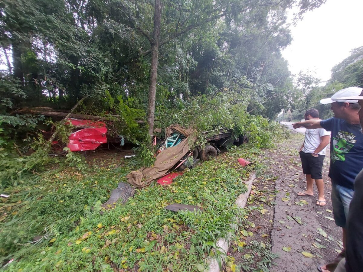 Atenção: PRF registra acidente de trânsito envolvendo um caminhão na BR-476 em Paulo Frontin