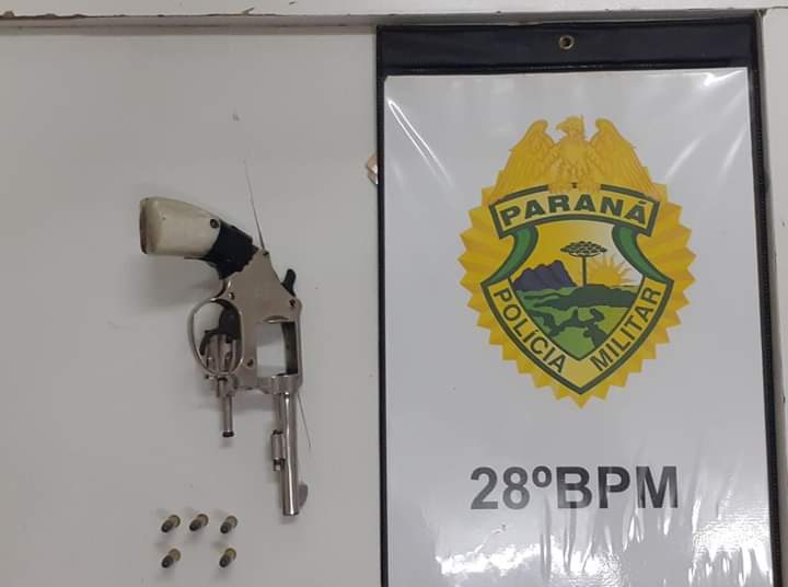 ARMA DE FOGO, 79 PEDRAS DE CRACK E DOIS MENORES APREENDIDOS NA LAPA