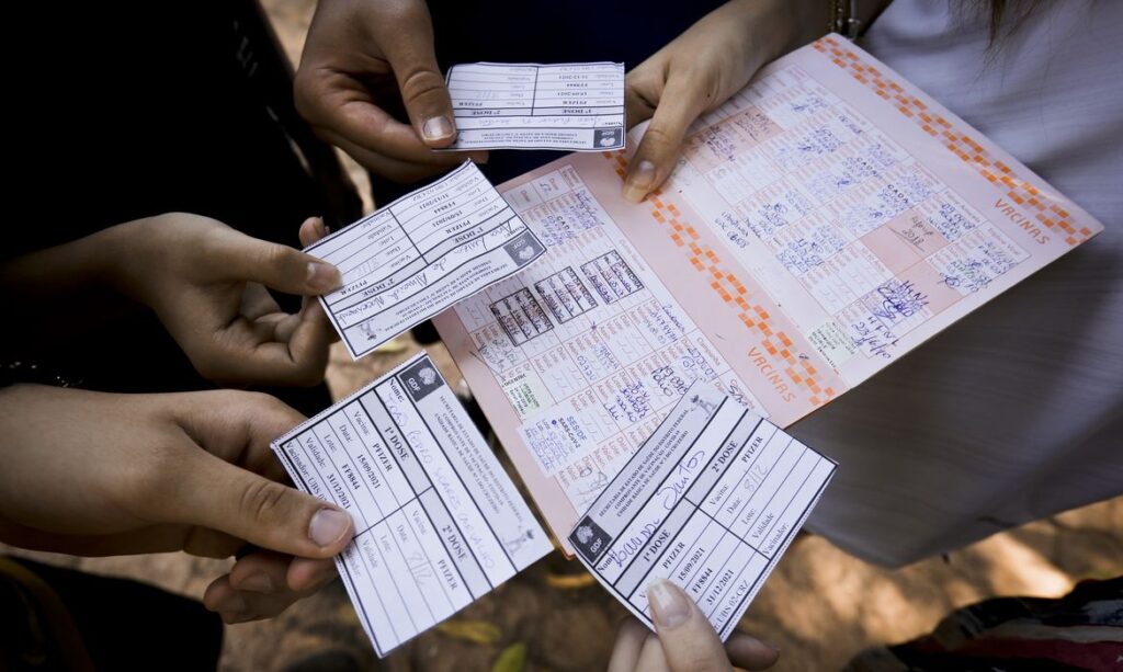 Brasil já aplicou mais de 300 milhões de doses de vacinas contra covid