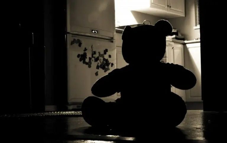 Mulher é presa por bater nos filhos e agredir a própria mãe no Paraná
