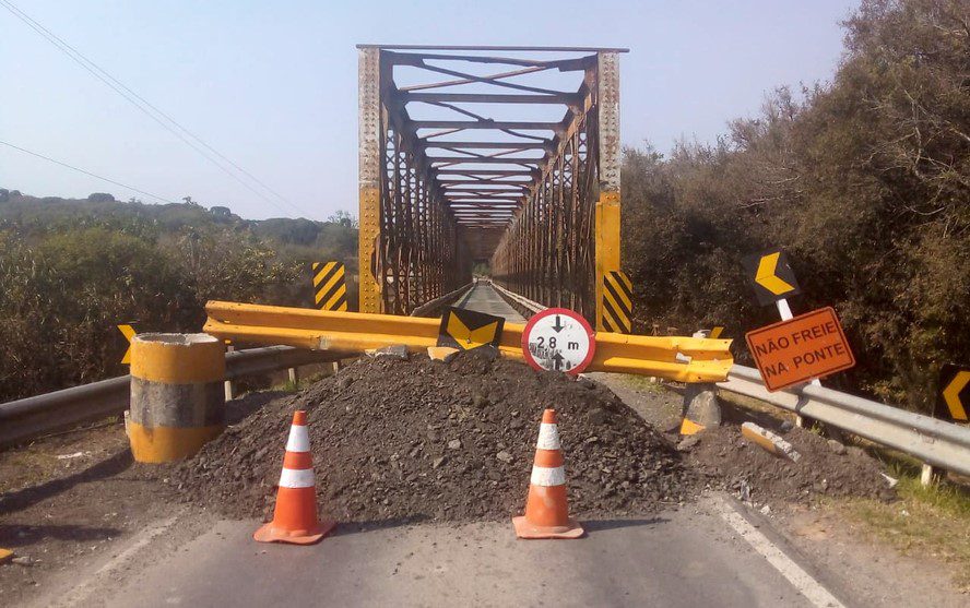 Ponte entre a Lapa e Campo do Tenente está interditada até 30 de agosto