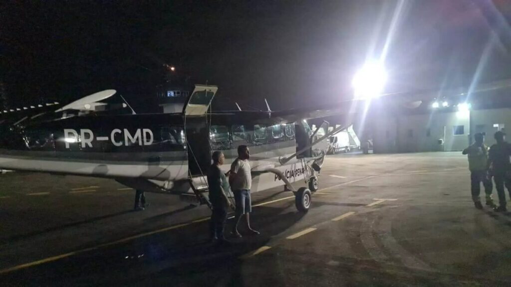 Vereador de Três Barras volta preso de Brasília em avião do sistema prisional