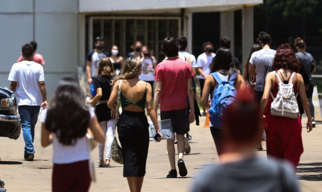 Concurso e processo seletivo estão abertos no município da Lapa com 65 vagas e cadastro reserva