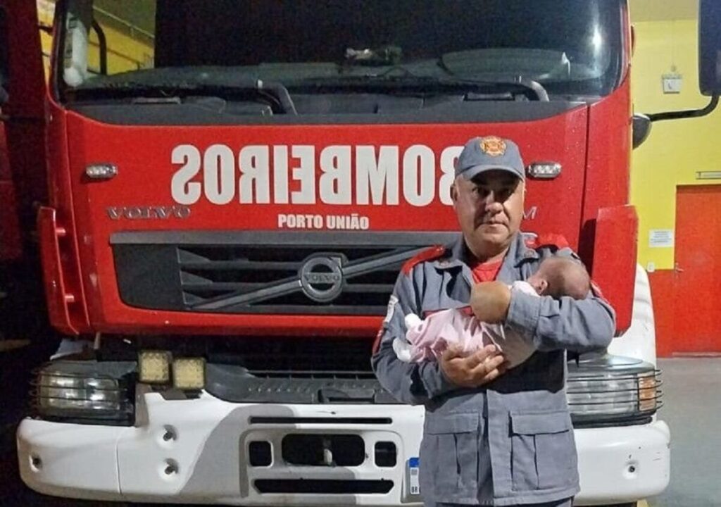 Bebê engasgado é salvo por procedimento dos bombeiros em Porto União