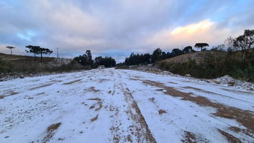 Santa Catarina teve neve em 23 municípios e pode registrar recorde de temperatura hoje