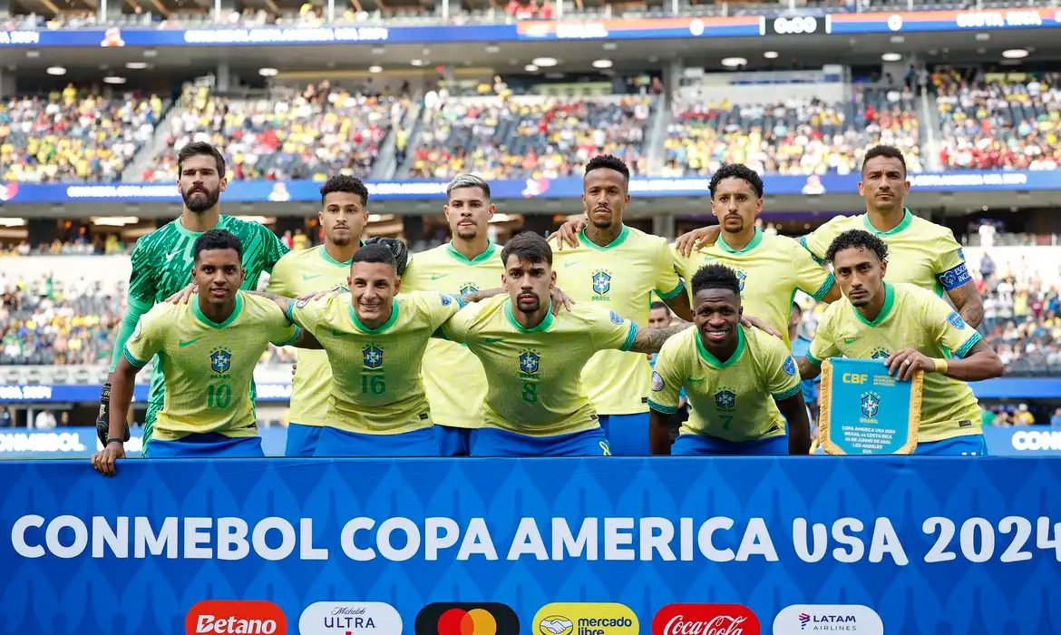 Brasil enfrenta Paraguai em busca da primeira vitória na Copa América