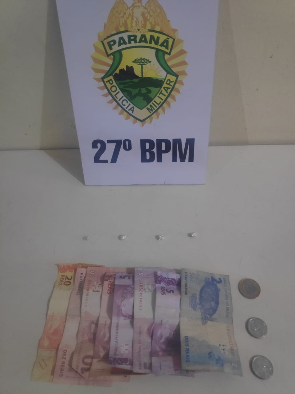 ROTAM localiza pedras de crack em residência