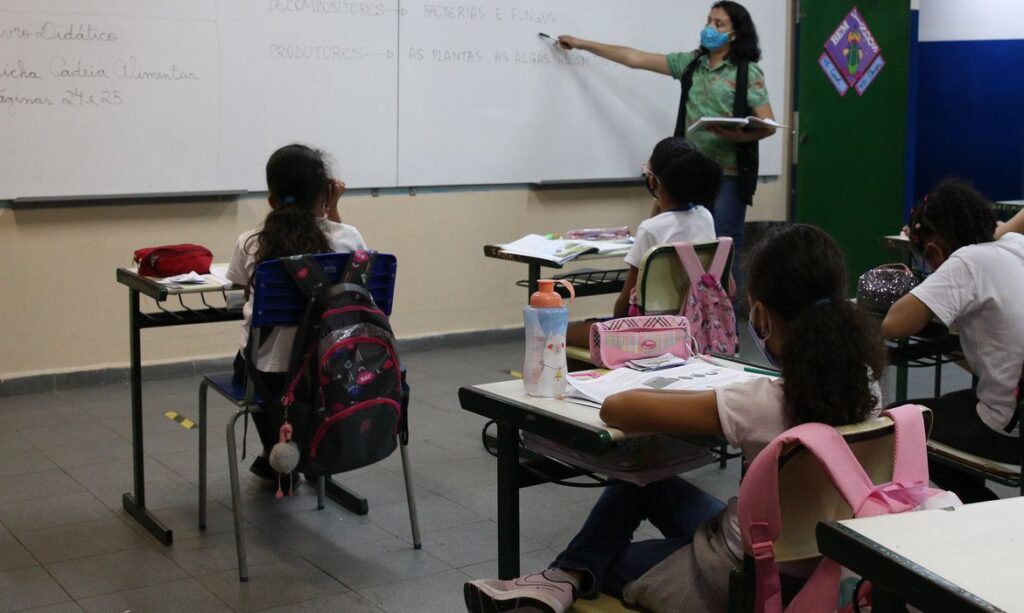 Senado aprova prorrogação de medidas excepcionais na educação