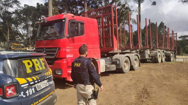 Caminhão envolvido em acidente que matou professora é localizado