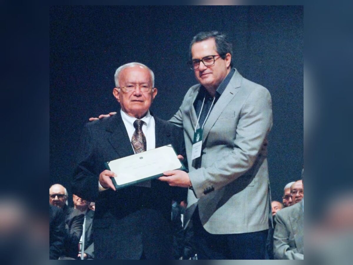 Médico de São João do Triunfo é homenageado pelo Conselho Regional de Medicina em Curitiba