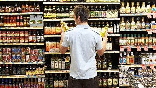Um preço na prateleira e outro no caixa: consumidores têm direito ao menor valor alerta Procon
