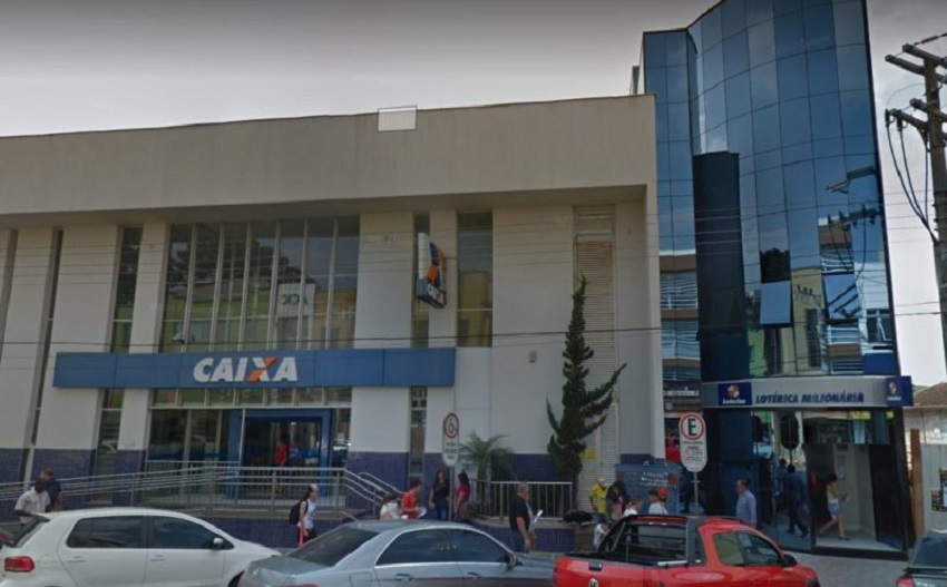 Dupla assalta dono de casa lotérica em Caçador e leva malote com R$ 280 mil