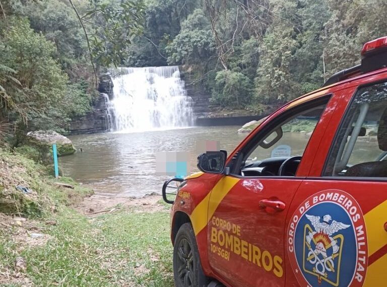 Homem morre afogado em cachoeira no interior de Rio Azul